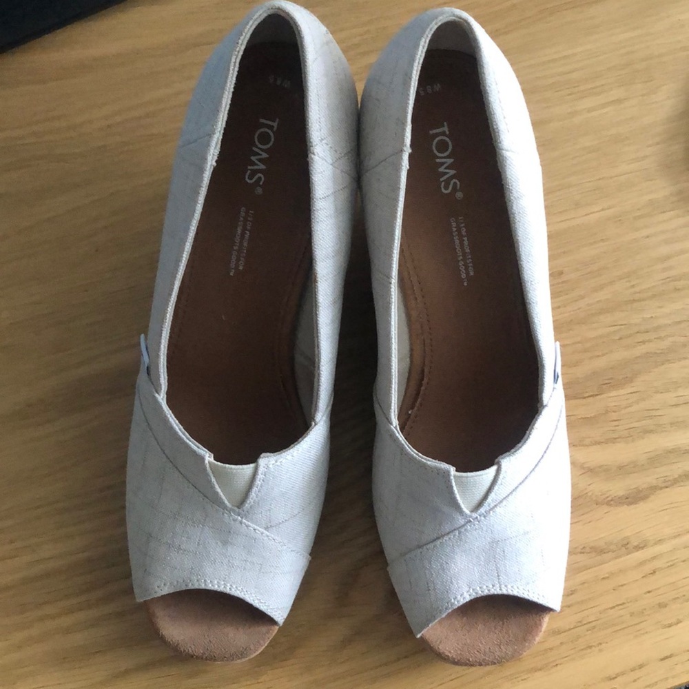 Toms Gray Wedge Shoes with Open-Toe Design